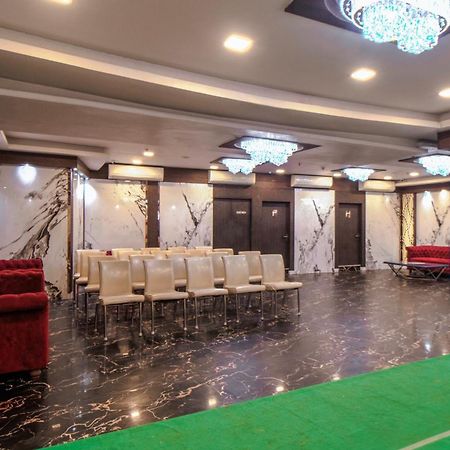 Hotel Orion Crystal Калькутта Экстерьер фото