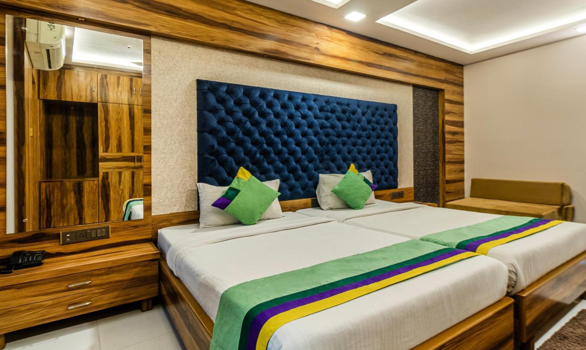 Hotel Orion Crystal Калькутта Экстерьер фото