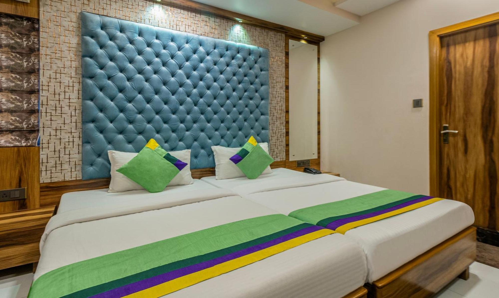 Hotel Orion Crystal Калькутта Экстерьер фото