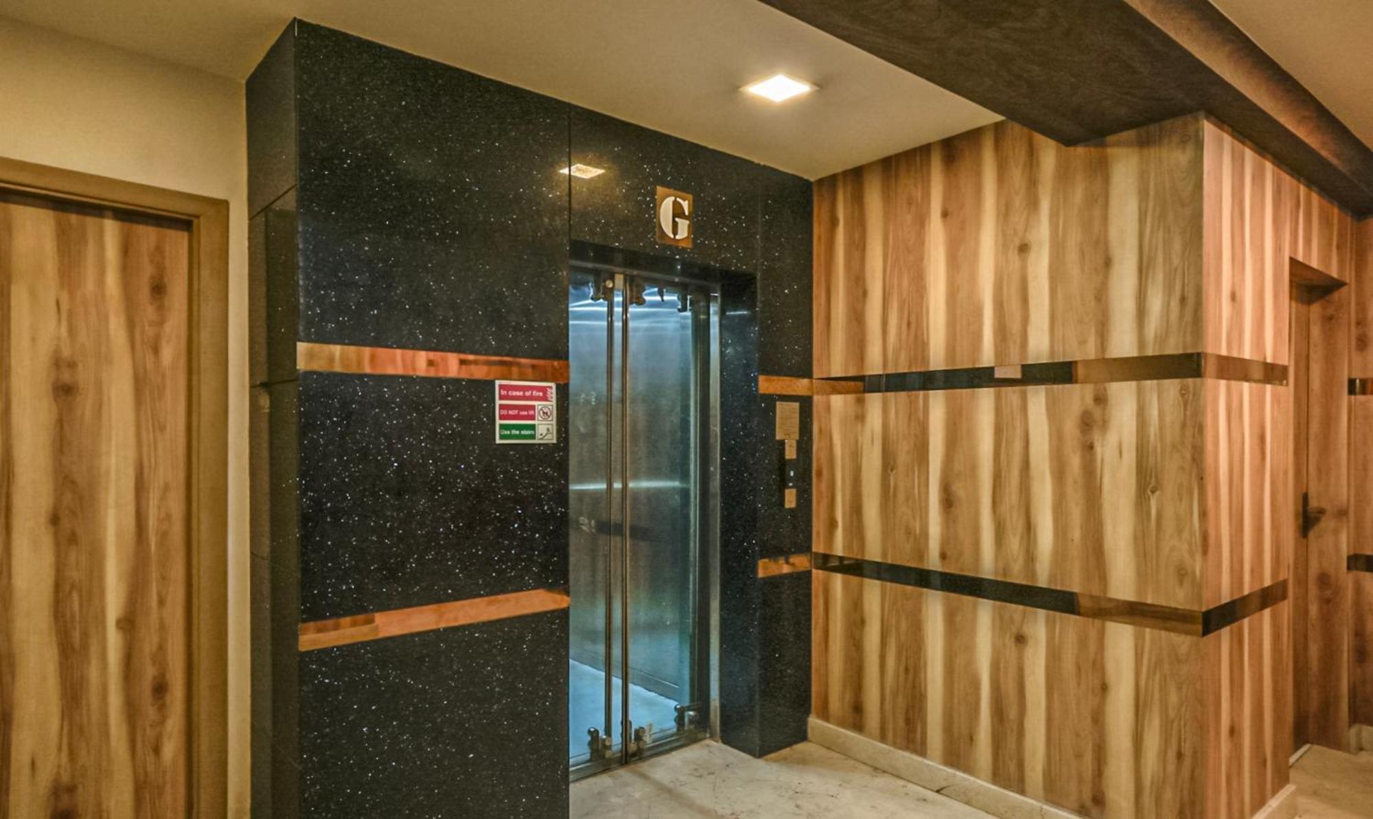 Hotel Orion Crystal Калькутта Экстерьер фото