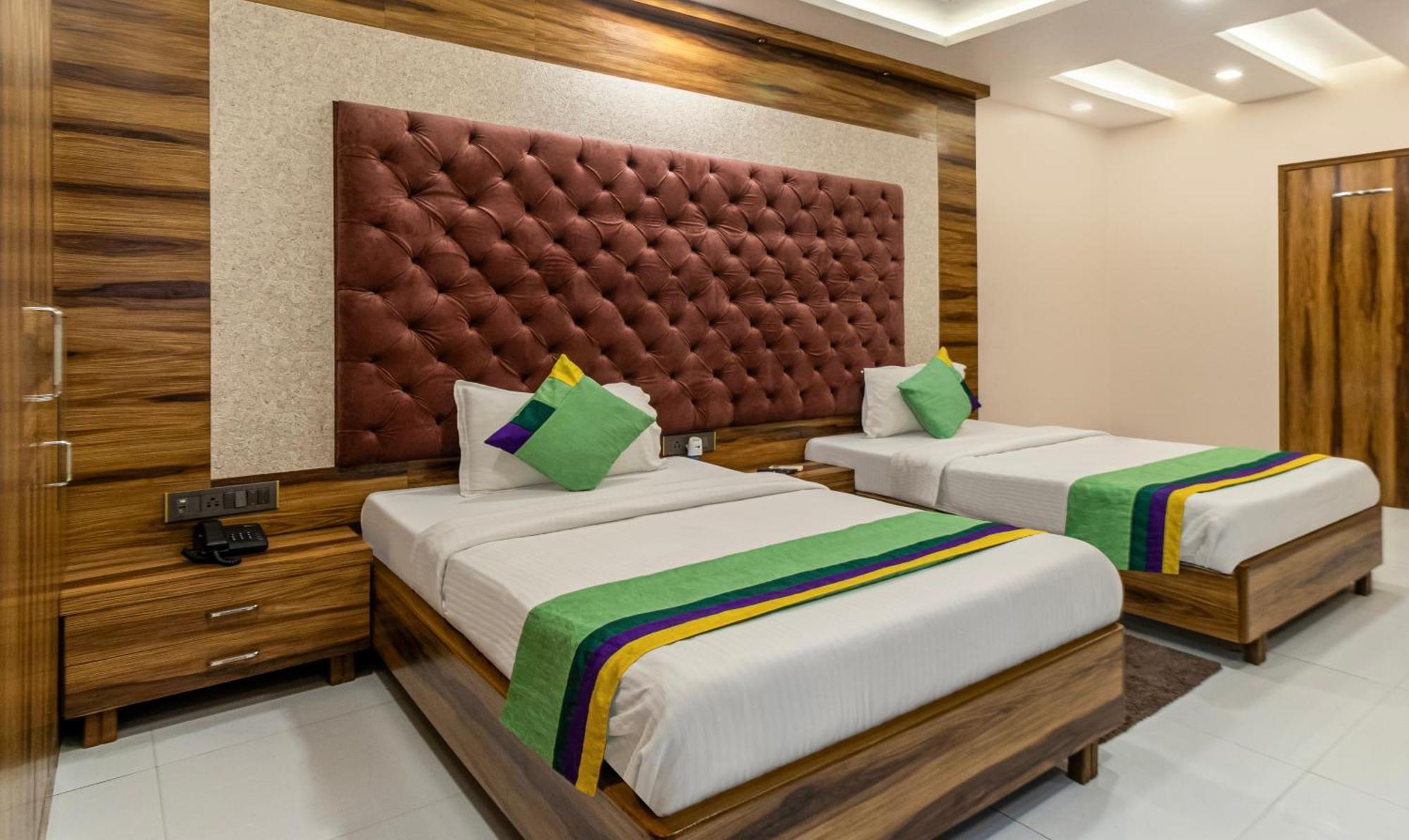 Hotel Orion Crystal Калькутта Экстерьер фото