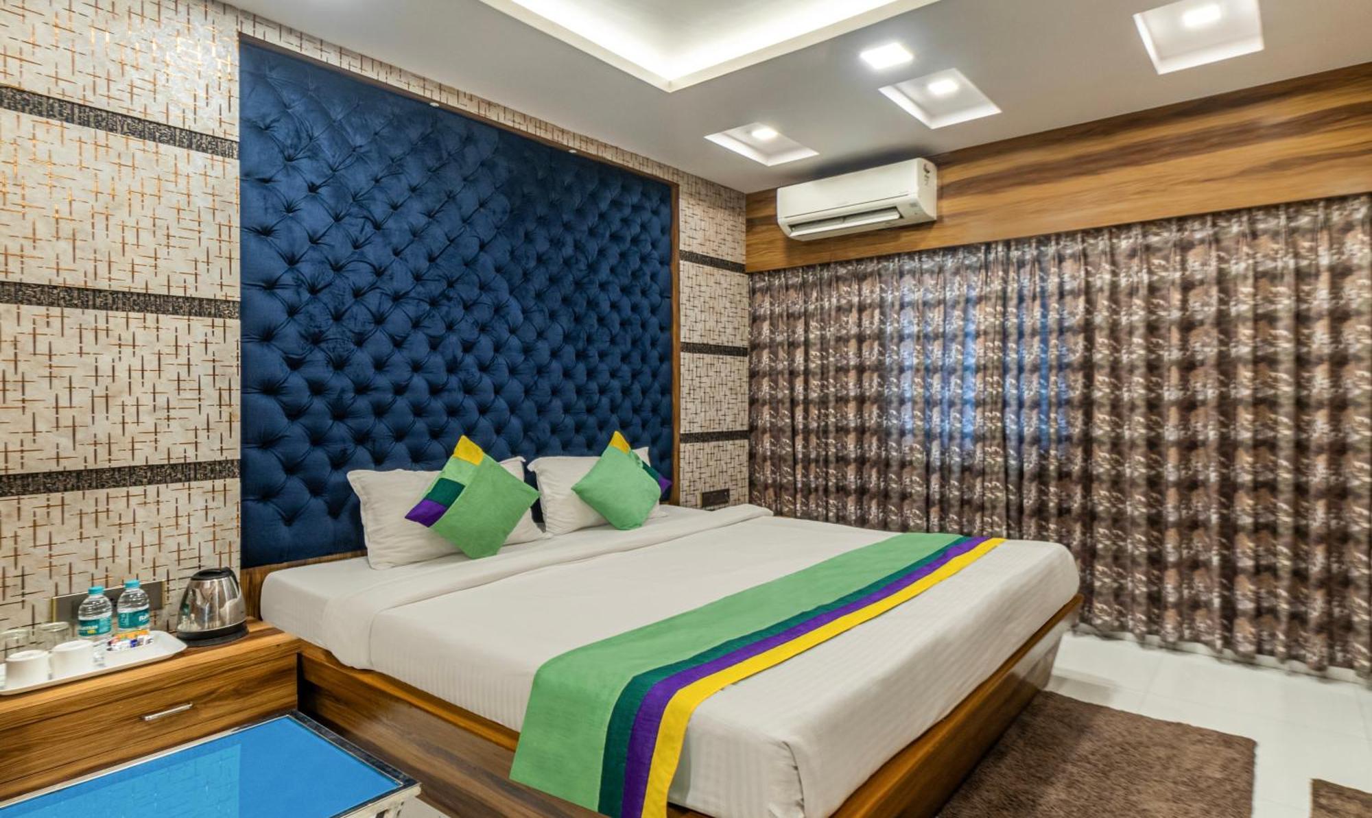 Hotel Orion Crystal Калькутта Экстерьер фото