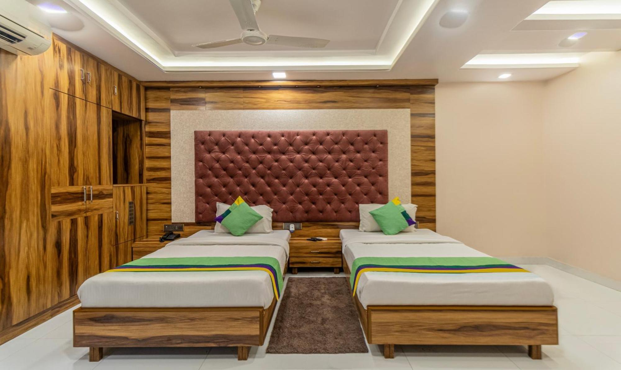 Hotel Orion Crystal Калькутта Экстерьер фото